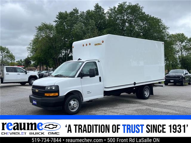 2024 Chevrolet Express Cutaway 4500 4500 Van (Stk: RCEX00915) in LaSalle - Image 1 of 22
