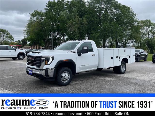 2024 GMC Sierra 3500HD Chassis Pro (Stk: RC1R01112) in LaSalle - Image 1 of 25
