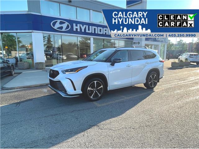 2022 Toyota Highlander XSE (Stk: P517444A) in Calgary - Image 1 of 33
