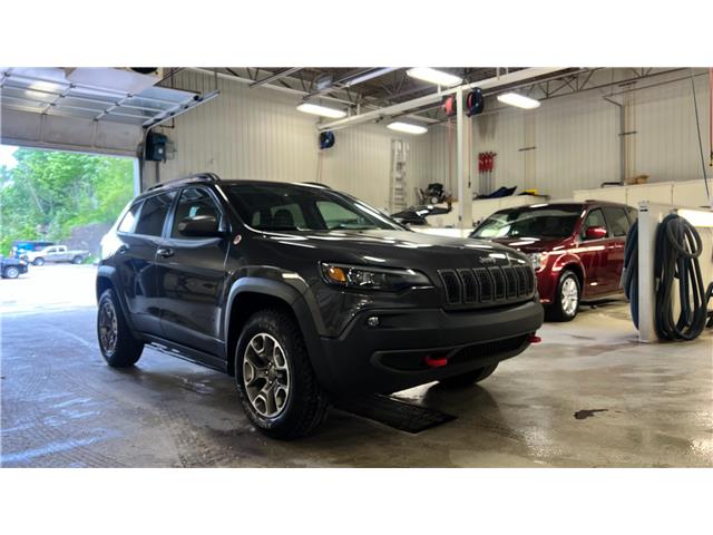 2020 Jeep Cherokee Trailhawk (Stk: A5746) in Québec - Image 1 of 66