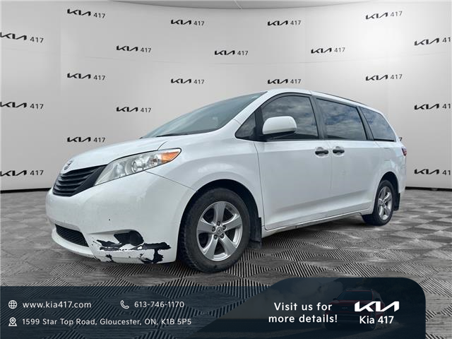 2017 Toyota Sienna LE 8 Passenger (Stk: W1824B) in Gloucester - Image 1 of 34