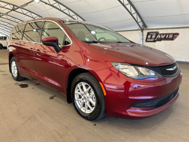 2022 Chrysler Grand Caravan SXT (Stk: 208120) in AIRDRIE - Image 1 of 38