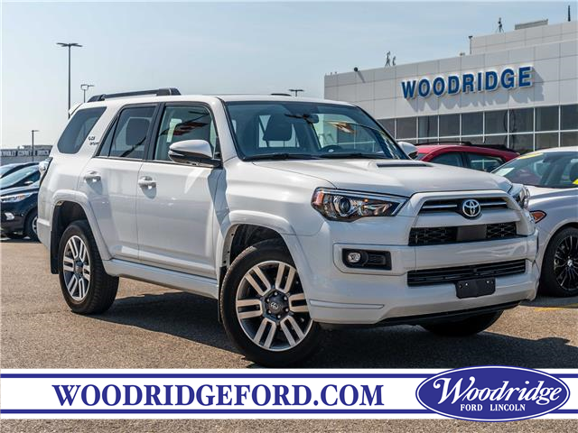 2022 Toyota 4Runner Base (Stk: 18549) in Calgary - Image 1 of 25