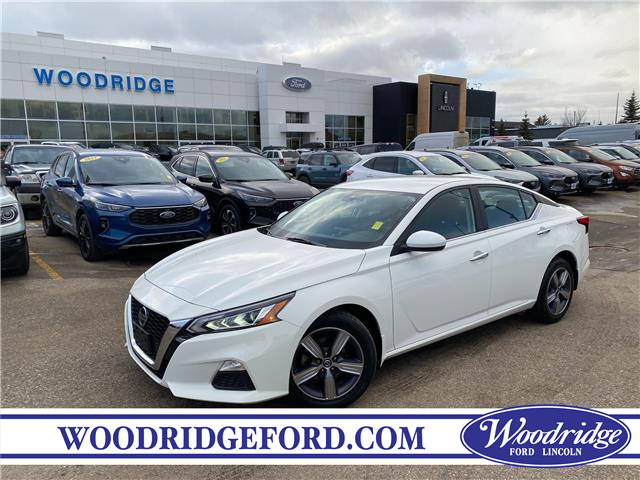 2022 Nissan Altima 2.5 SE (Stk: 19072) in Calgary - Image 1 of 25