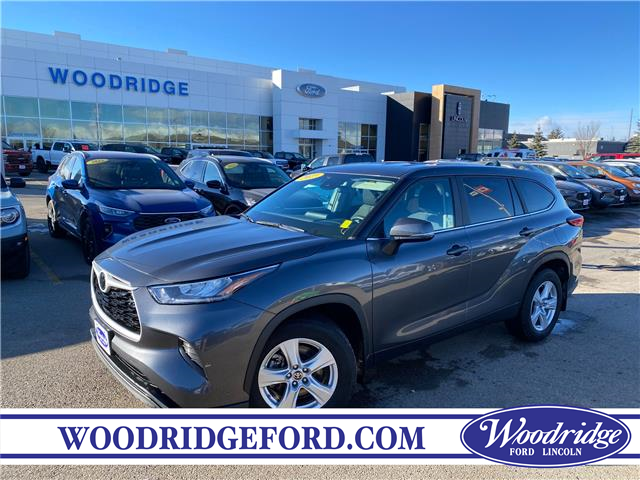 2023 Toyota Highlander LE (Stk: 19073) in Calgary - Image 1 of 23