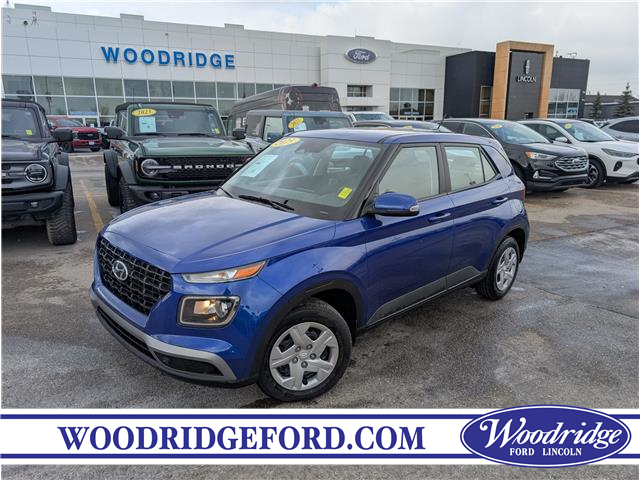 2023 Hyundai Venue ESSENTIAL (Stk: 19132) in Calgary - Image 1 of 20