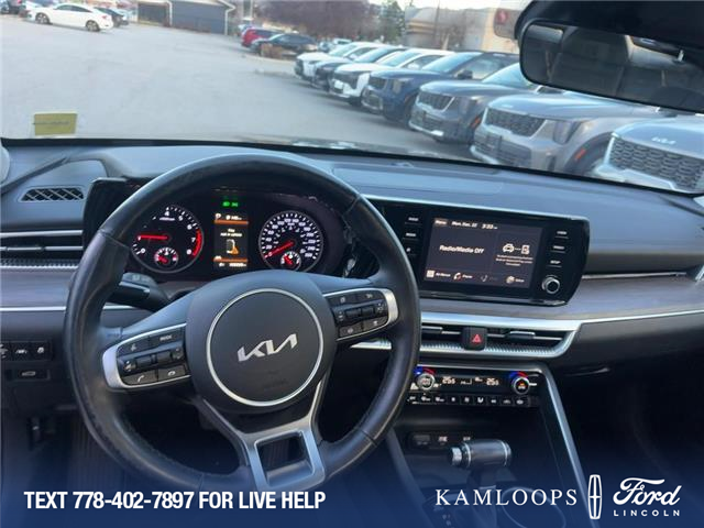 2022 Kia K5 EX (Stk: 9K2549) in Kamloops - Image 10 of 21