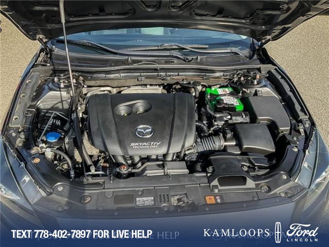 2018 Mazda Mazda3 Sport GS (Stk: YT049A) in Kamloops - Image 2 of 15