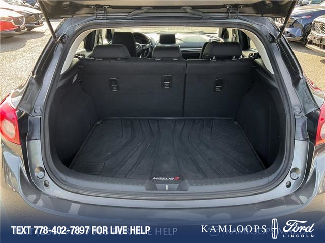 2018 Mazda Mazda3 Sport GS (Stk: YT049A) in Kamloops - Image 3 of 15
