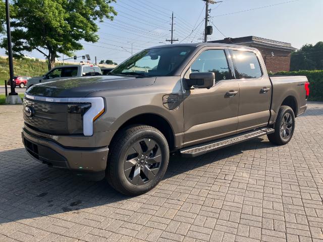 2023 Ford F-150 Lightning Lariat (Stk: 2302990) in Ottawa - Image 1 of 21