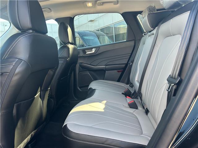 2026 Ford Escape Platinum (Stk: 2600140) in Ottawa - Image 9 of 15