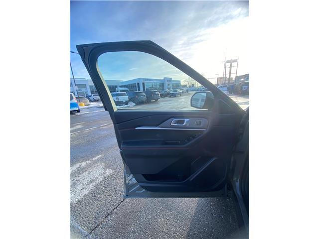 2026 Ford Explorer ST-Line (Stk: 2601290) in Ottawa - Image 6 of 24