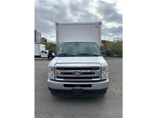 2027 Ford E-450 Cutaway Base (Stk: 2700000) in Ottawa - Image 2 of 22