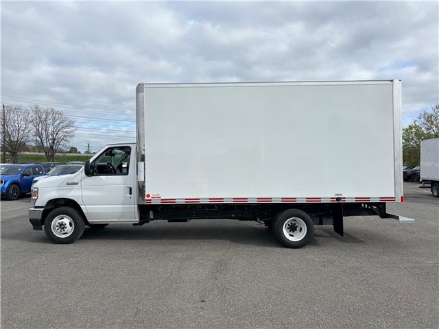 2027 Ford E-450 Cutaway Base (Stk: 2700000) in Ottawa - Image 3 of 22