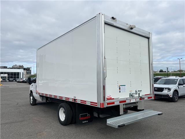 2027 Ford E-450 Cutaway Base (Stk: 2700000) in Ottawa - Image 4 of 22