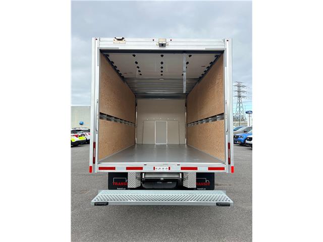 2027 Ford E-450 Cutaway Base (Stk: 2700000) in Ottawa - Image 6 of 22
