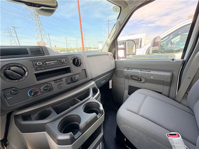 2027 Ford E-450 Cutaway Base (Stk: 2700040) in Ottawa - Image 4 of 15