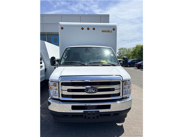 2027 Ford E-450 Cutaway Base (Stk: 2700040) in Ottawa - Image 2 of 15