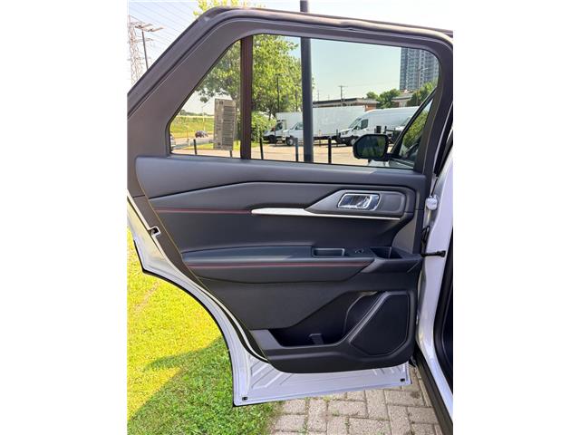 2026 Ford Explorer ST-Line (Stk: 2604870) in Ottawa - Image 8 of 33