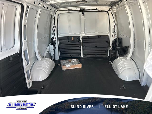 2025 Chevrolet Express 2500 Work Van (Stk: 31863B) in Blind River - Image 4 of 4