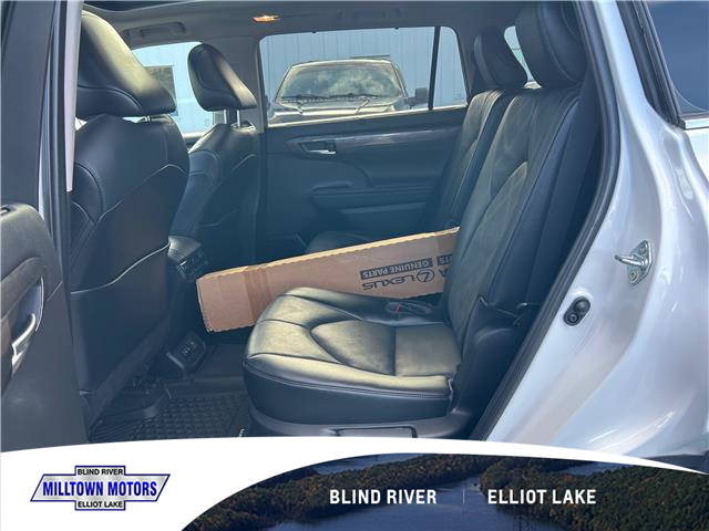2023 Toyota Highlander  (Stk: 32208E) in Blind River - Image 4 of 6
