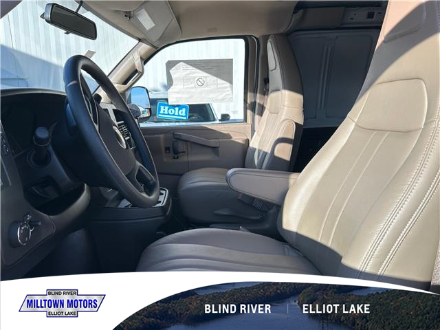 2025 Chevrolet Express 2500 Work Van (Stk: 31862B) in Blind River - Image 3 of 5