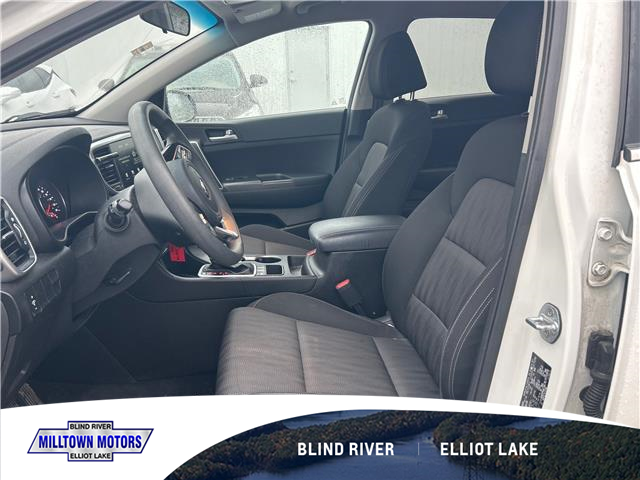 2020 Kia Sportage LX (Stk: 30149B) in Blind River - Image 3 of 5