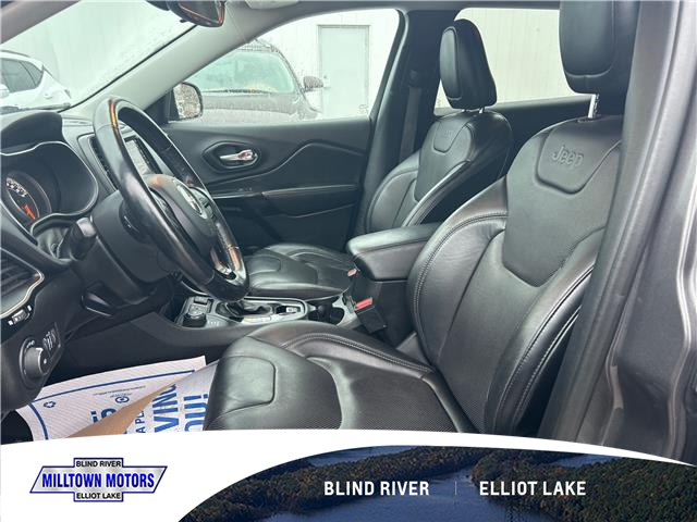 2021 Jeep Cherokee Altitude (Stk: 32249B) in Blind River - Image 3 of 5