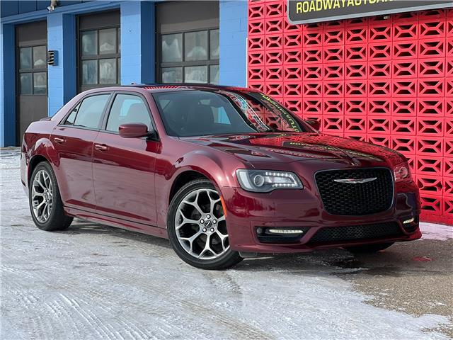 2018 Chrysler 300 S (Stk: 15926) in SASKATOON - Image 1 of 33