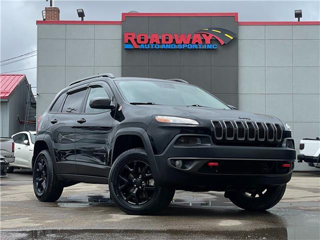 2017 Jeep Cherokee Trailhawk (Stk: 15983) in SASKATOON - Image 1 of 31