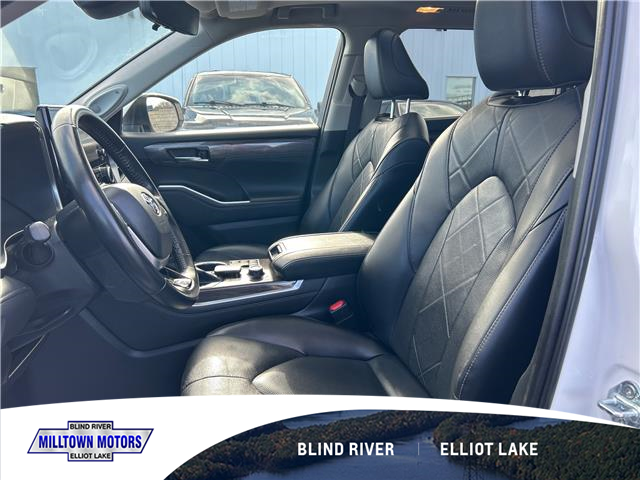 2023 Toyota Highlander  (Stk: 32208E) in Blind River - Image 3 of 6
