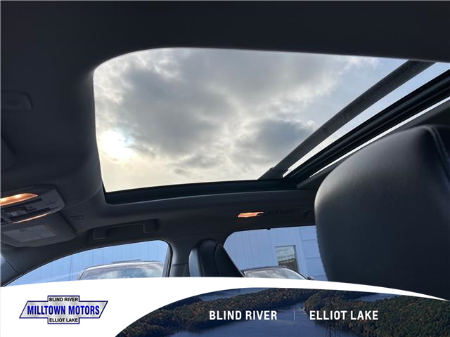 2023 Toyota Highlander  (Stk: 32208E) in Blind River - Image 6 of 6