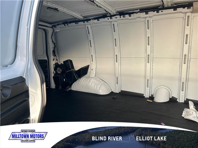 2025 Chevrolet Express 2500 Work Van (Stk: 31862B) in Blind River - Image 5 of 5