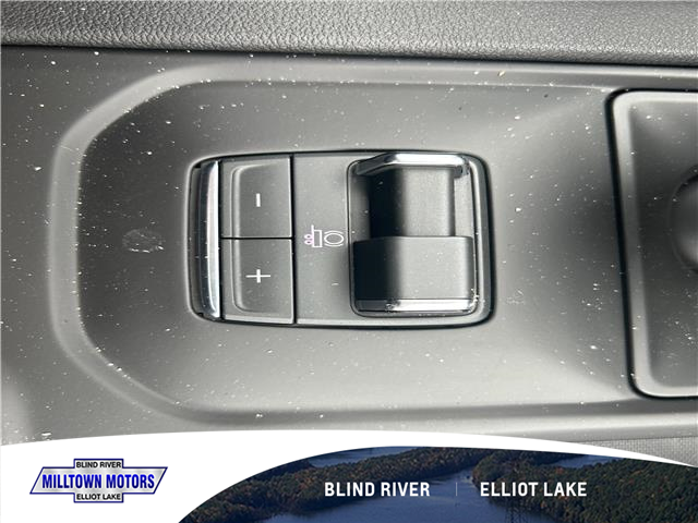 2026 GMC Sierra 1500 AT4 (Stk: 32798E) in Blind River - Image 8 of 9