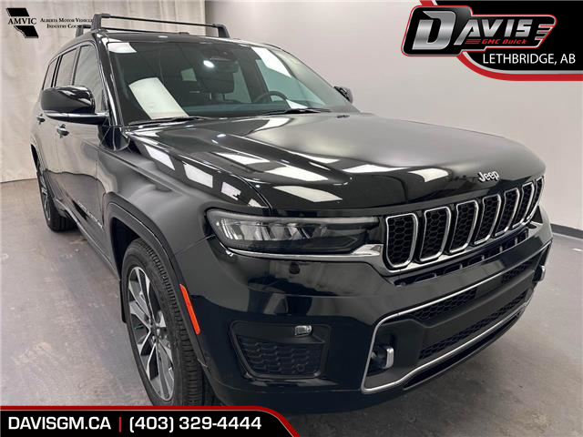 2023 Jeep Grand Cherokee L Overland (Stk: 249770) in Lethbridge - Image 1 of 32