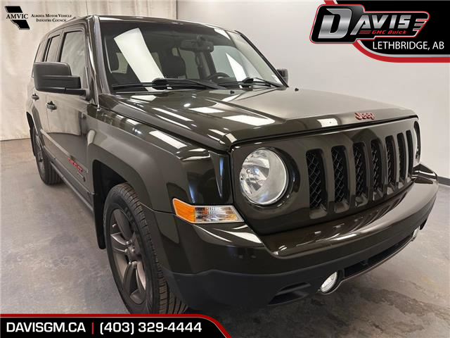 2017 Jeep Patriot Sport/North (Stk: 300525) in Lethbridge - Image 1 of 28