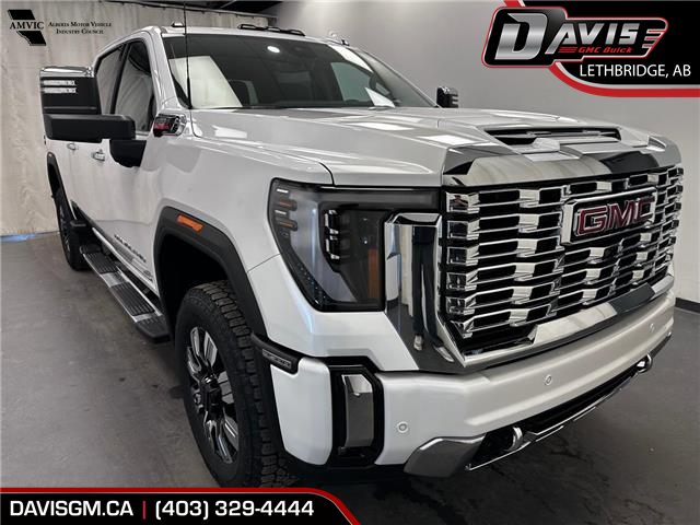 2025 GMC Sierra 3500HD Denali (Stk: 300535) in Lethbridge - Image 1 of 30