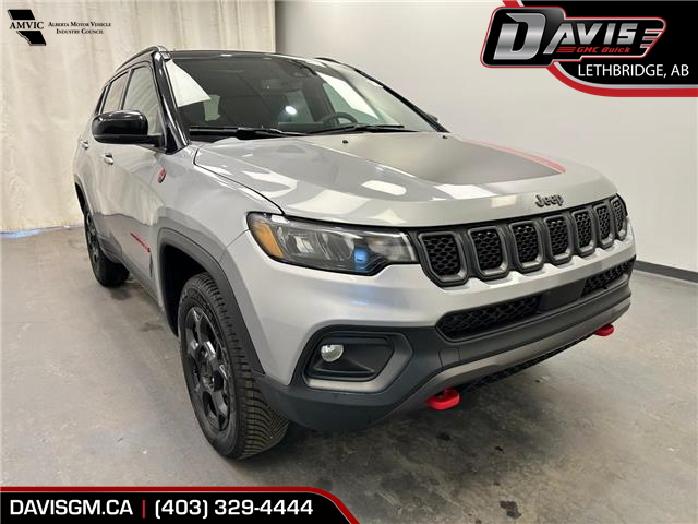2023 Jeep Compass Trailhawk (Stk: 300635) in Lethbridge - Image 1 of 29