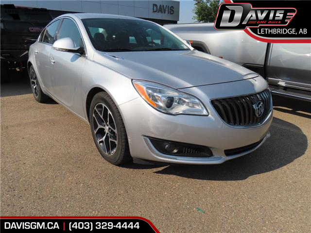 2017 Buick Regal Sport Touring (Stk: 300978) in Lethbridge - Image 1 of 9