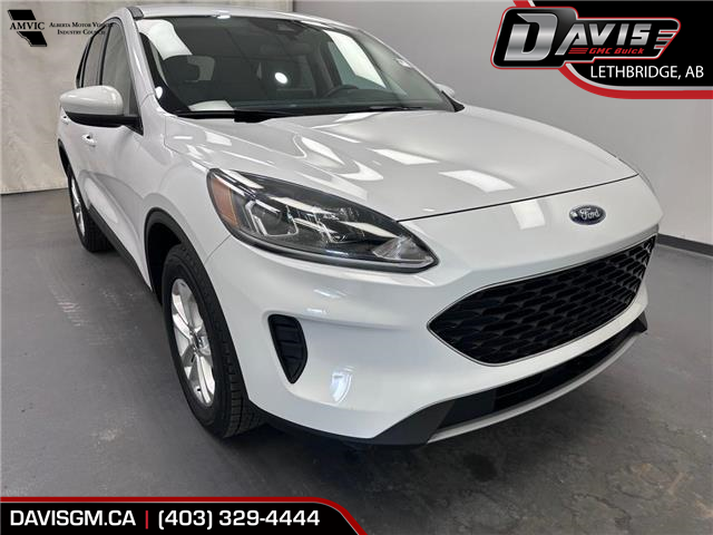 2020 Ford Escape SE (Stk: 301006) in Lethbridge - Image 1 of 28
