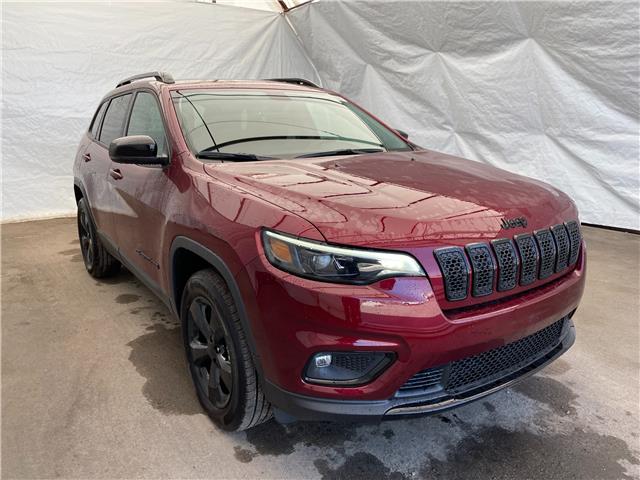 2022 Jeep Cherokee Altitude (Stk: 221316) in Thunder Bay - Image 1 of 32