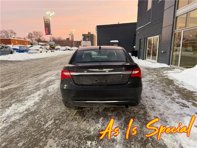 2012 Chrysler 200 LX (Stk: 35424) in London - Image 5 of 10