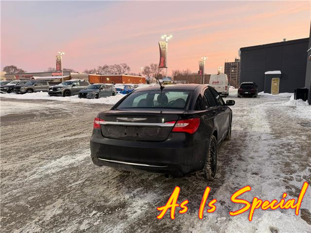 2012 Chrysler 200 LX (Stk: 35424) in London - Image 6 of 10