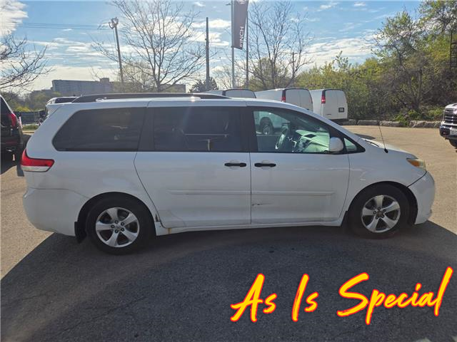 2014 Toyota Sienna LE 7 Passenger (Stk: 136812) in London - Image 6 of 10