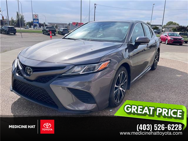 2020 Toyota Camry SE (Stk: P1957) in Medicine Hat - Image 1 of 17