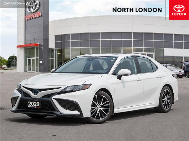 2022 Toyota Camry Hybrid SE (Stk: A225470) in London - Image 1 of 27