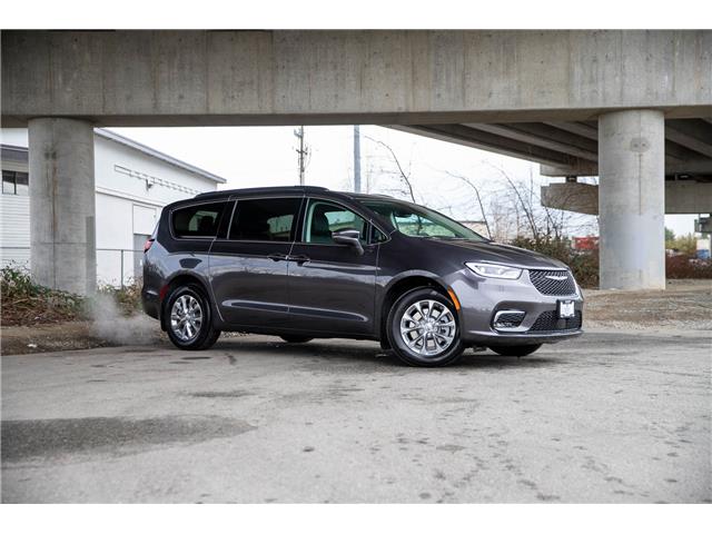 2022 Chrysler Pacifica Touring L (Stk: N211169) in Surrey - Image 1 of 23