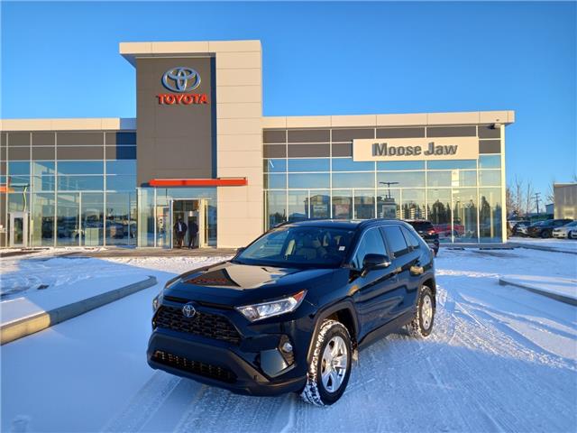 2021 Toyota RAV4 XLE (Stk: 8079) in Moose Jaw - Image 1 of 25