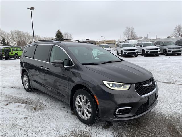 2021 Chrysler Pacifica Touring L Plus (Stk: P3465) in Medicine Hat - Image 1 of 28