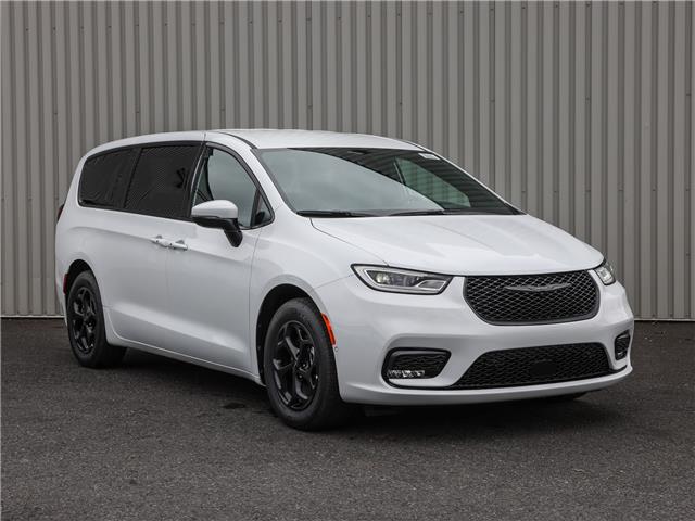2023 Chrysler Pacifica Hybrid Touring-L (Stk: B23-141) in Cowansville - Image 1 of 33